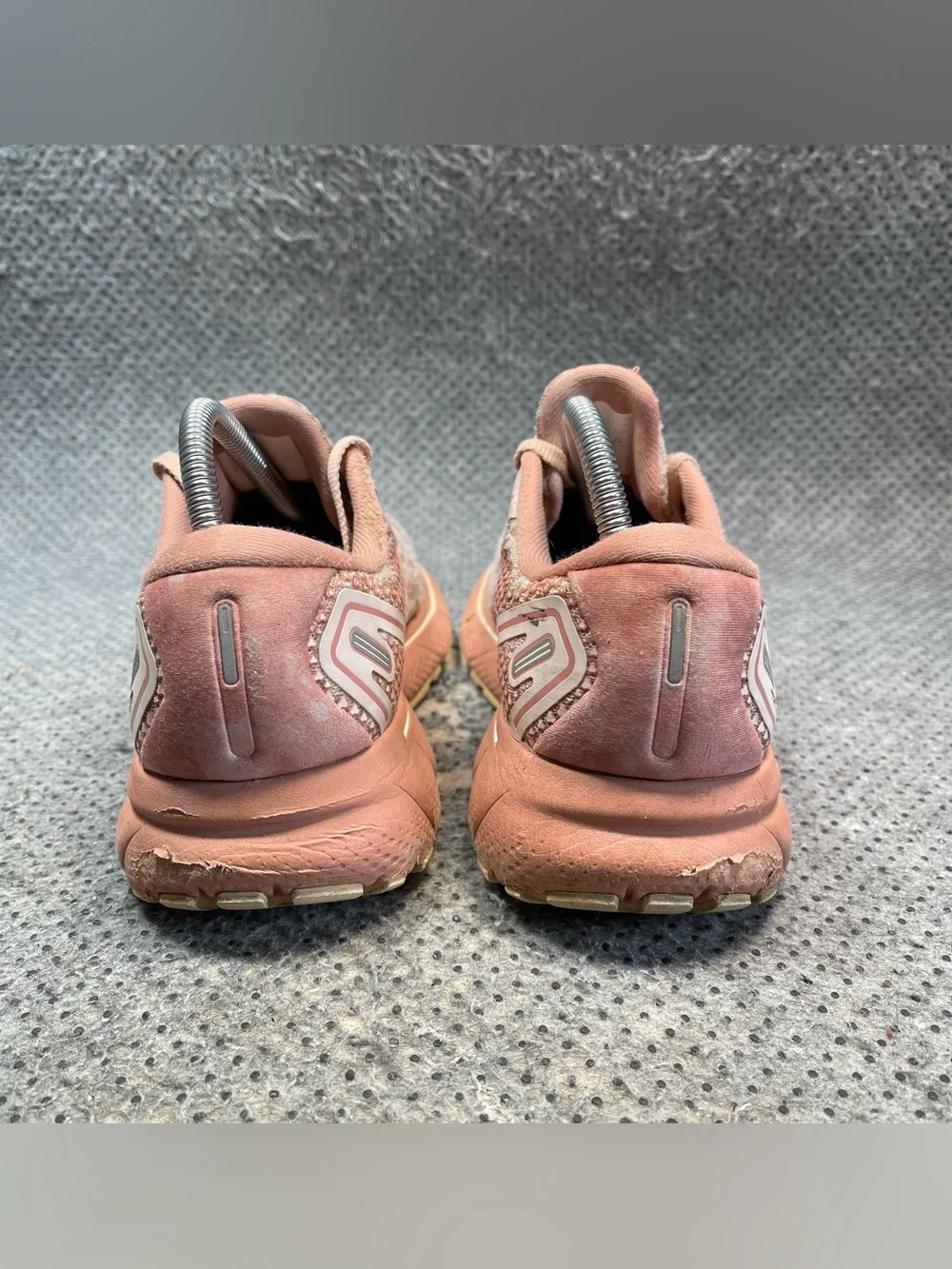 Brooks Ghost 14 Pink Running Shoes Size 9 Women’s